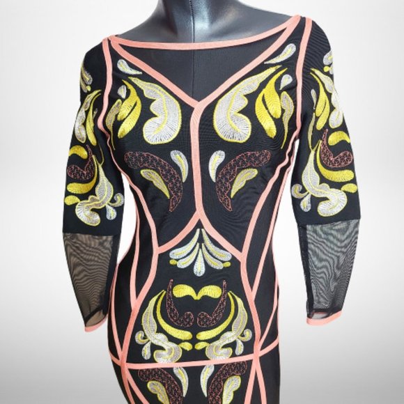 STUNNING HERVE LEGER FIT-AND-FLARE DRESS IN BUTTERFLY & PAISLEY JACQUARD - Picture 2 of 16